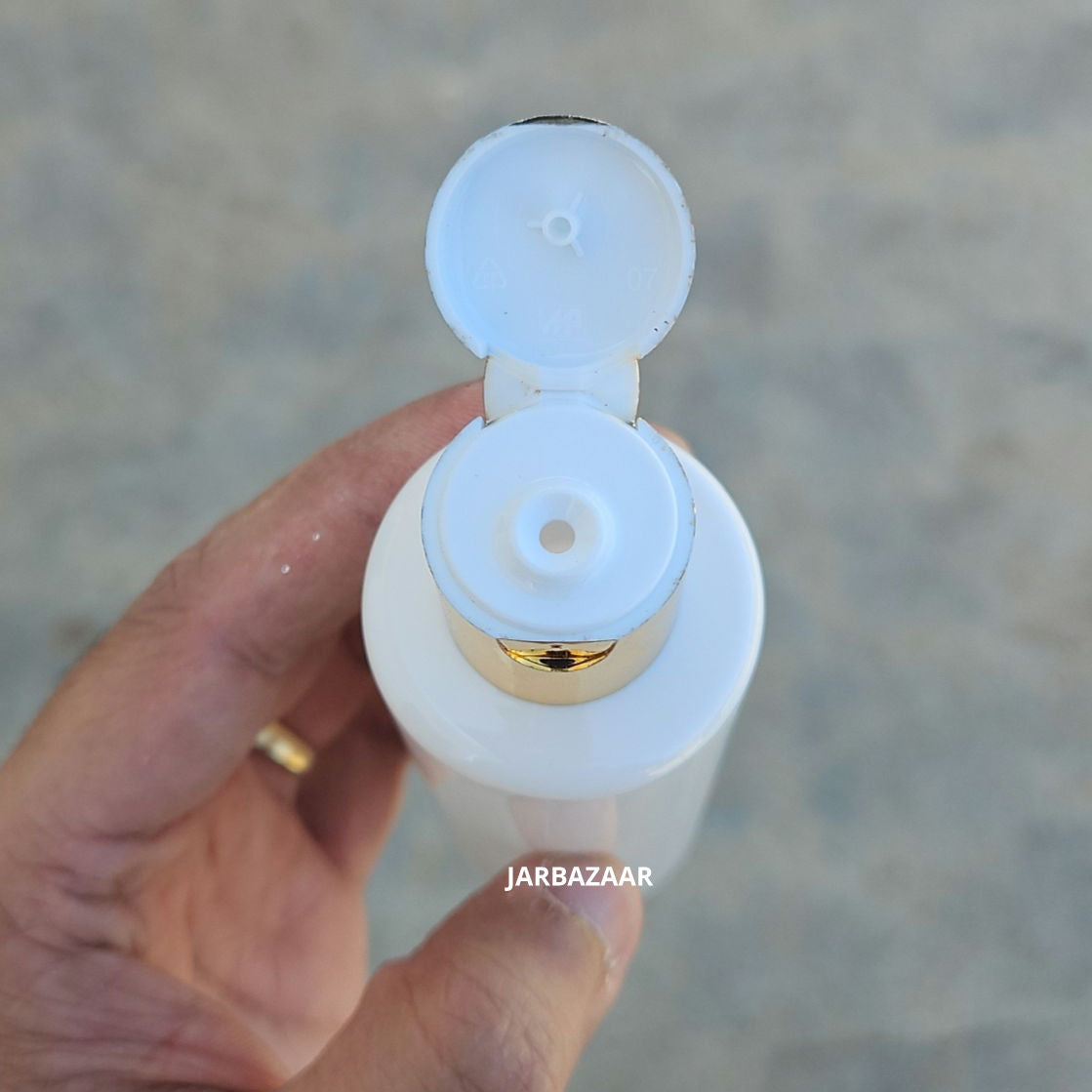 100 ML GLI White Pet Bottle (With Golden Fliptop Caps)