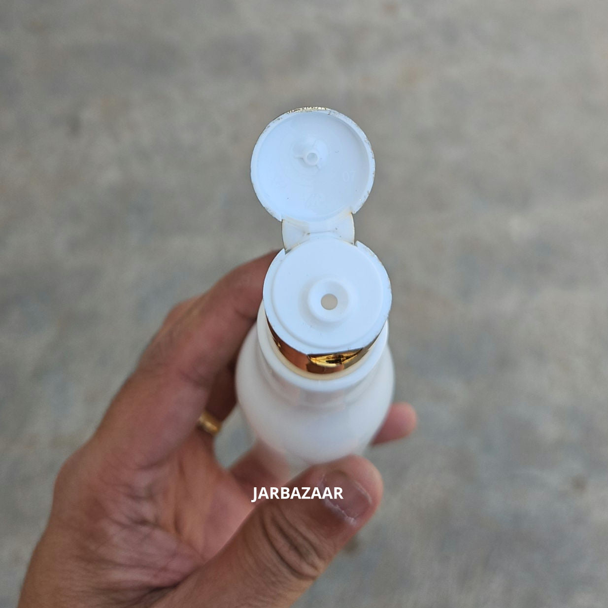 100 ML Asta White Pet Bottle (With Golden Fliptop Caps)