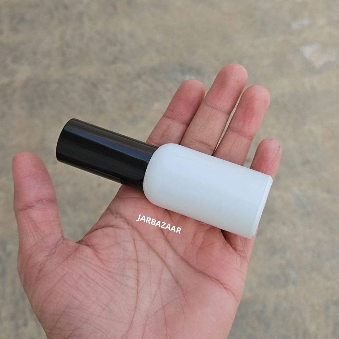 30 ml White Glass bottle (With Premium Black Serum Pumps)