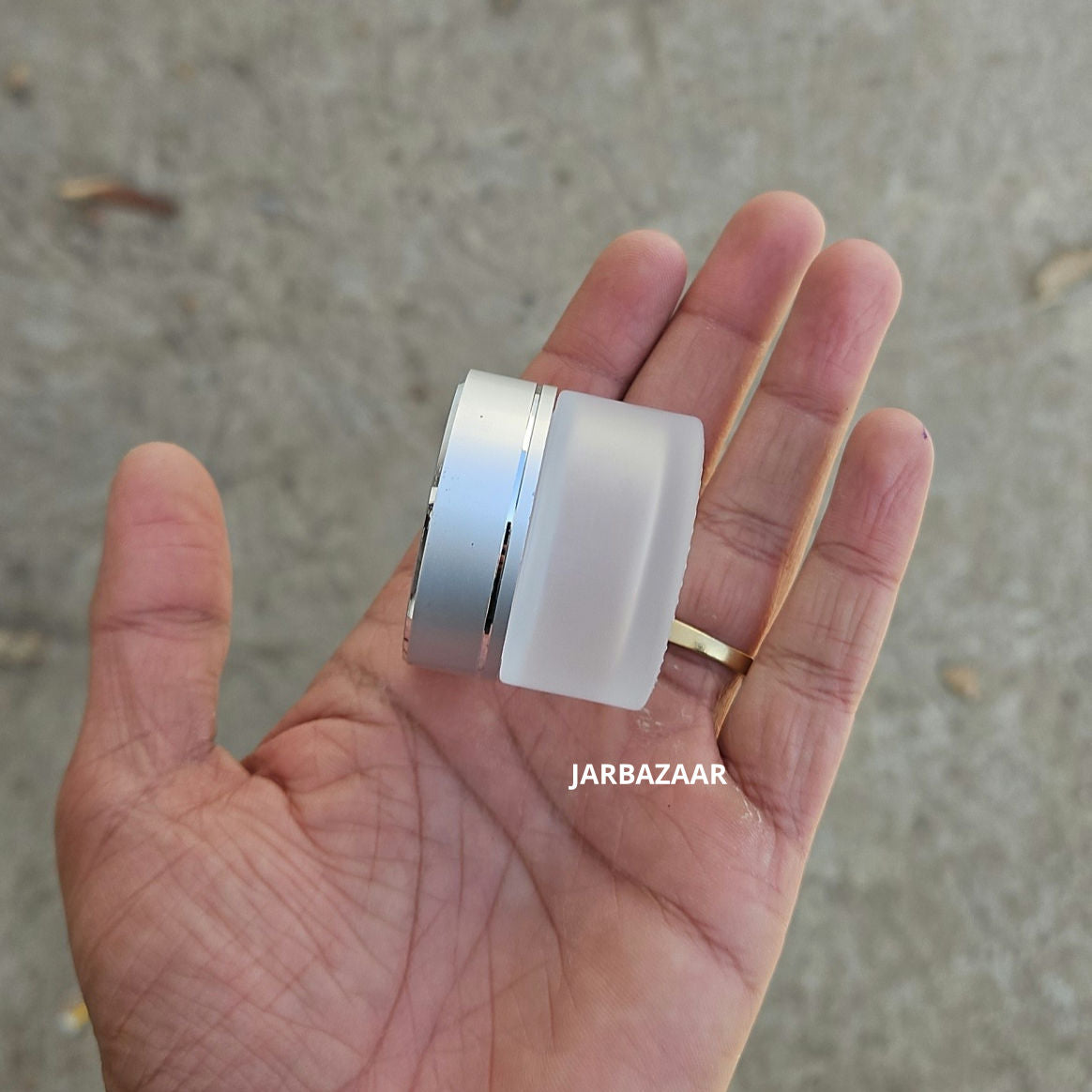 15 Gram Clear Frosted Glass Jar (Silver Diamond Cut Cap)