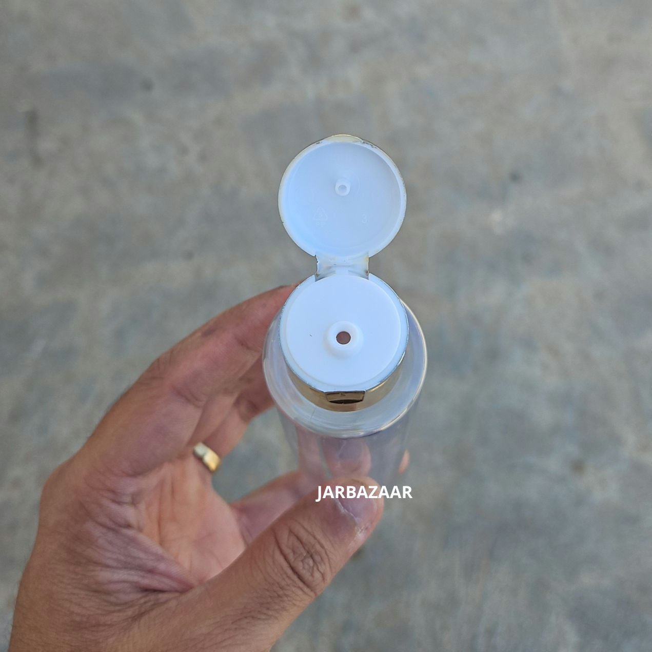 100 ML Sleek Transparent Pet Bottle (With Golden Fliptop Caps)