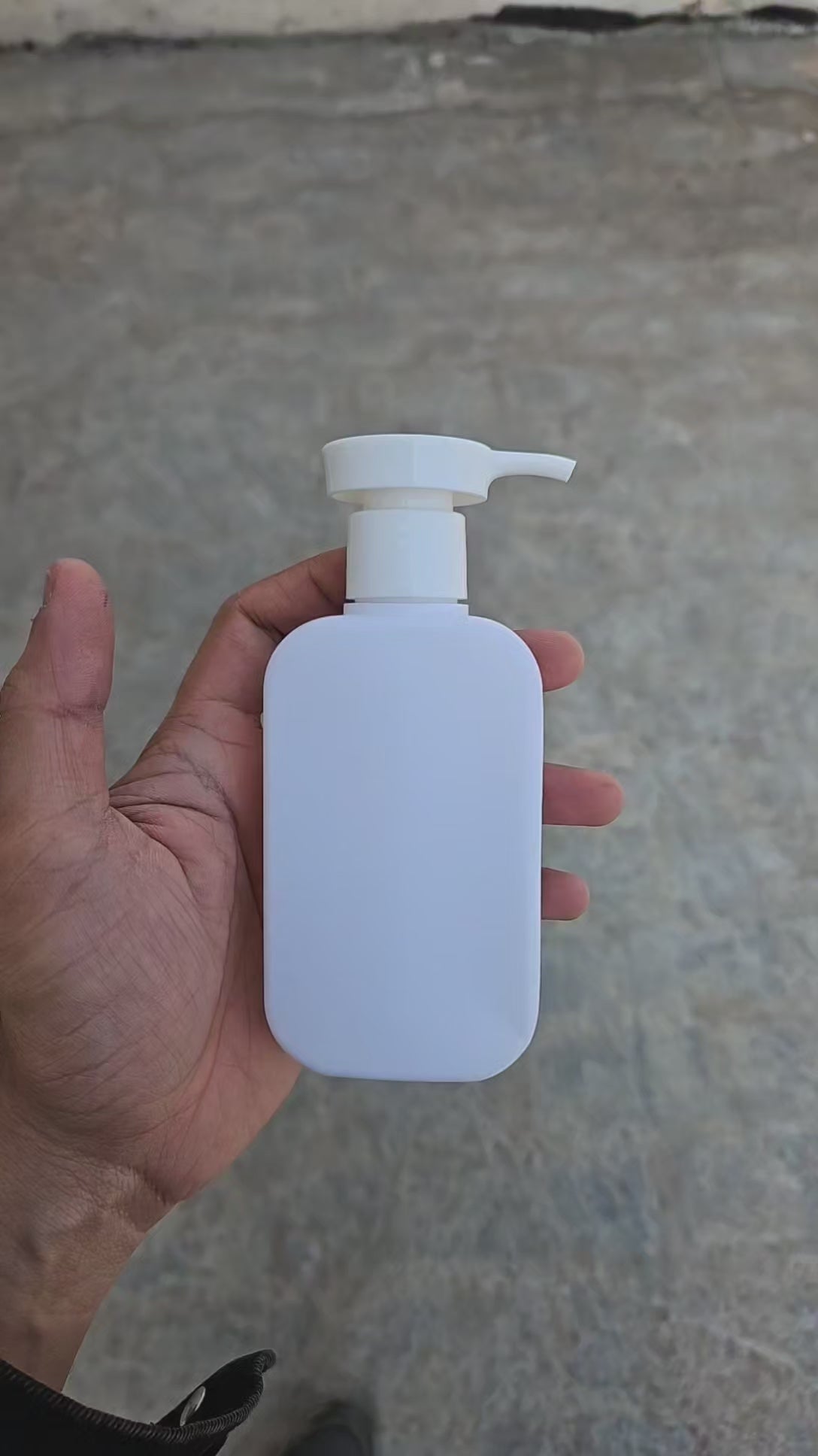 125 ML Flat White HDPE Bottle (With Disc Top Dispenser Pump)