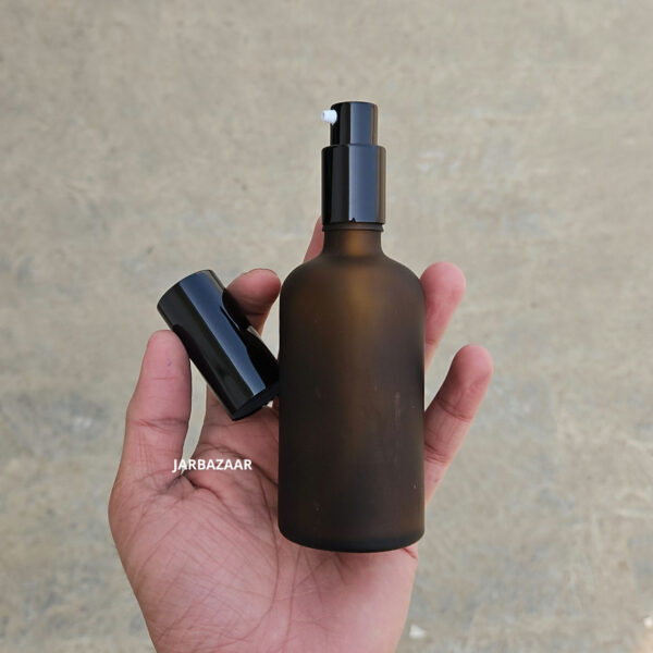 100 ml Amber Frosted Glass bottle (With Premium Black Serum Pumps) - Image 5